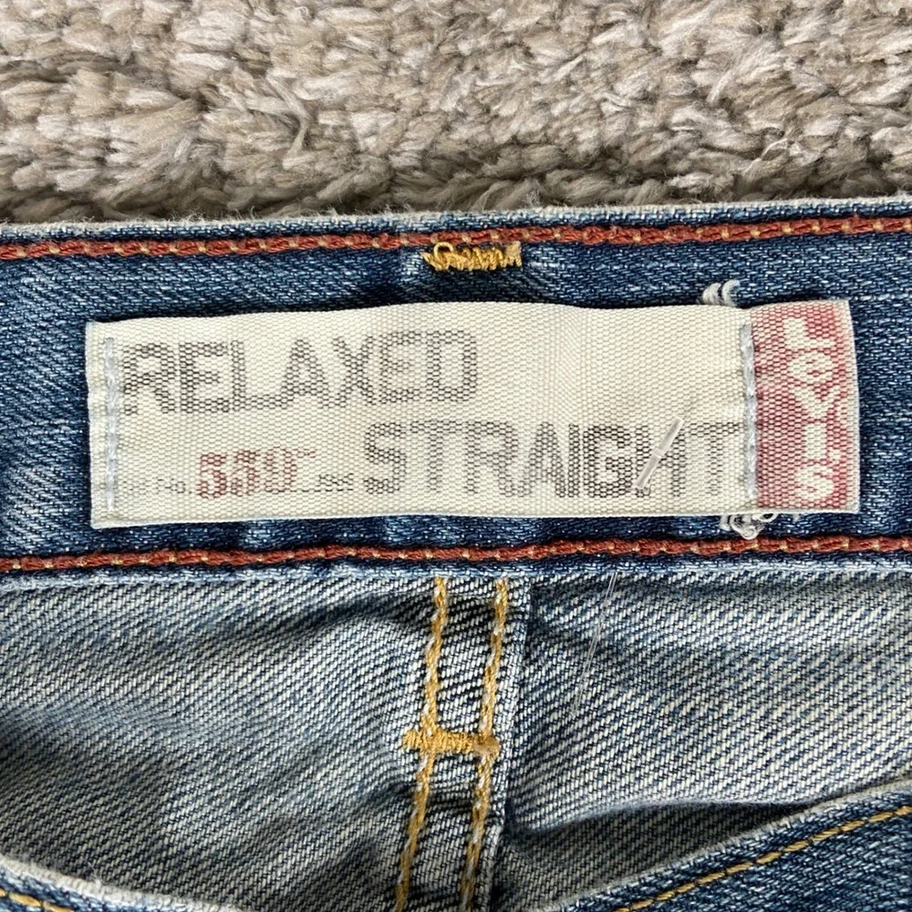 Levis measurements waist